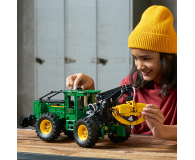 LEGO Technic 42157 Ciągnik zrywkowy John Deere 948L-II - 1144396 - zdjęcie 12